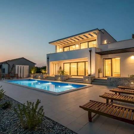 Villa Luxury Viktorija *