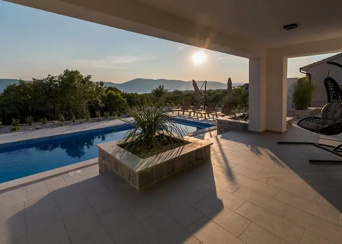 Luxury Viktorija Villa