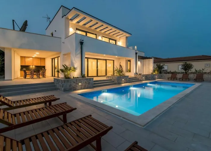 Luxury Viktorija Linardići