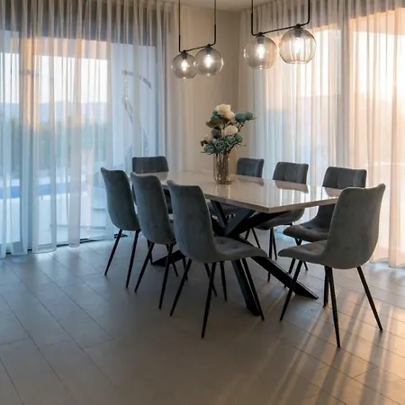 Luxury Viktorija Villa